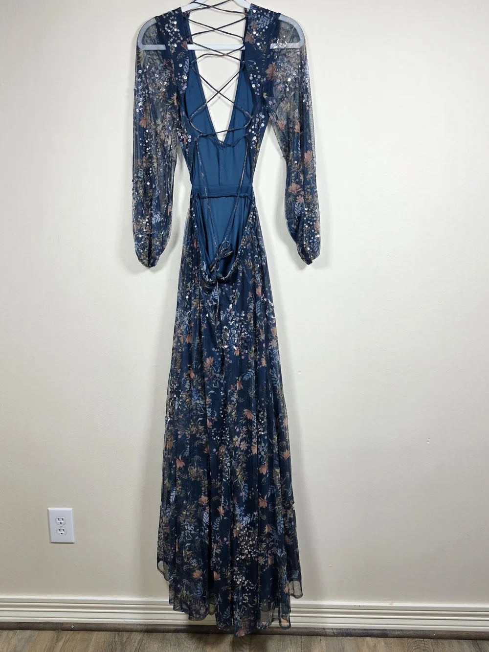LEENA FOR MAC DUGGAL BLUE FLORAL GOWN SIZE 8 MSRP $598